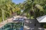 Beautiful 4-bedroom villa with direct beach access